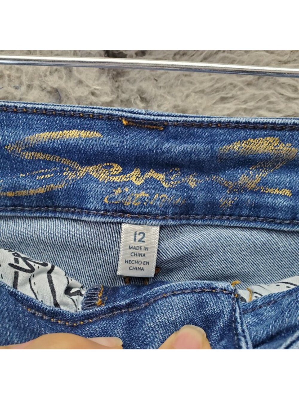 Seven7 Shorts Womens Size 12 Blue Weekend Short Raw Hem Denim Jorts - Picture 2 of 13